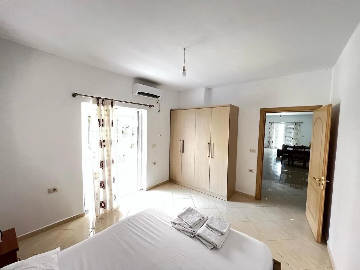 Xhino'S Apartments  Sarande