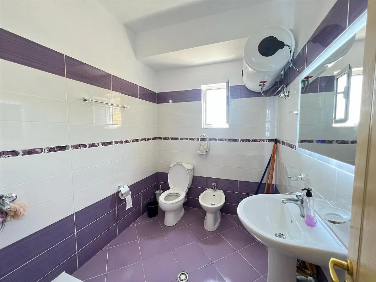 Xhino'S Apartments Sarande