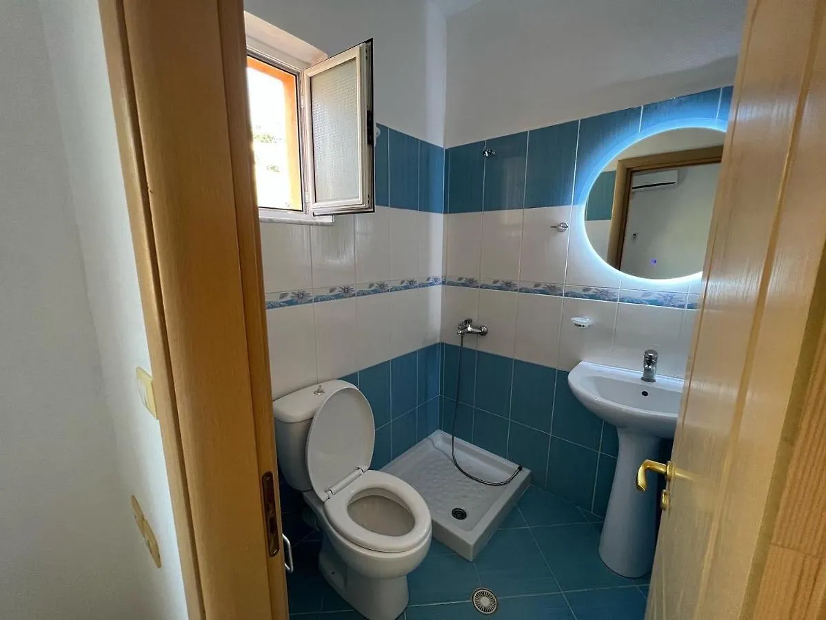 Xhino'S Apartments